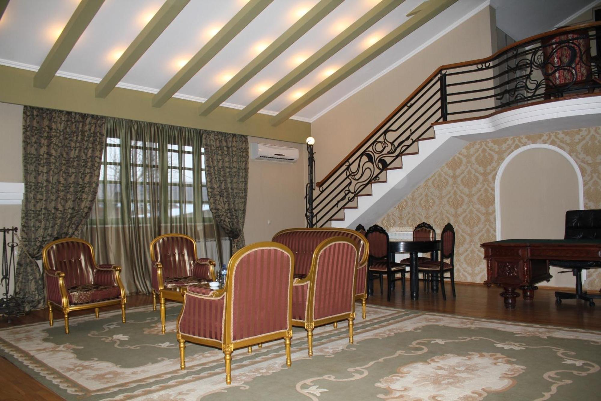 Prestige Palace - Esquisse Hotel Tiflis Habitación foto