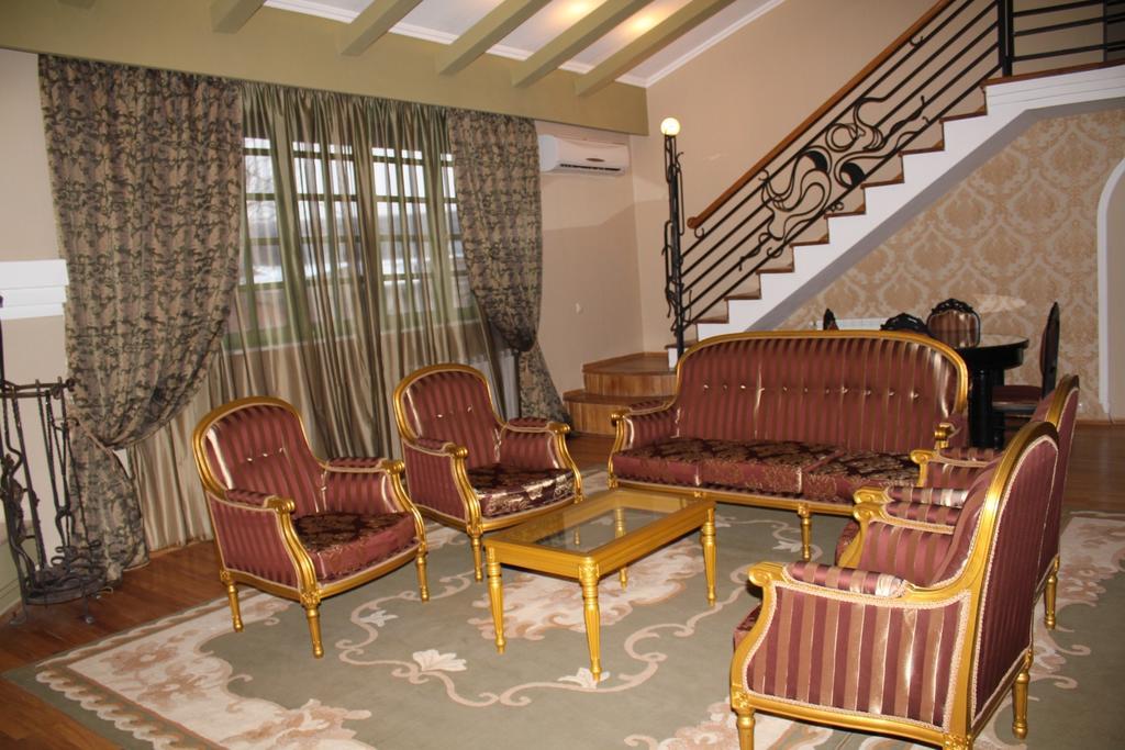 Prestige Palace - Esquisse Hotel Tiflis Habitación foto